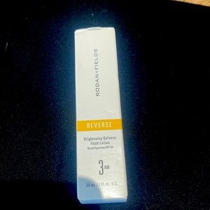 Rodan and Fields reverse brightening defense fluid lotion, 3 AM.
